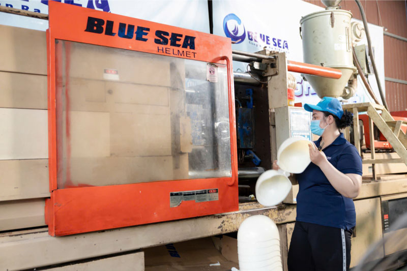 Máy ép gáo mũ bảo hiểm