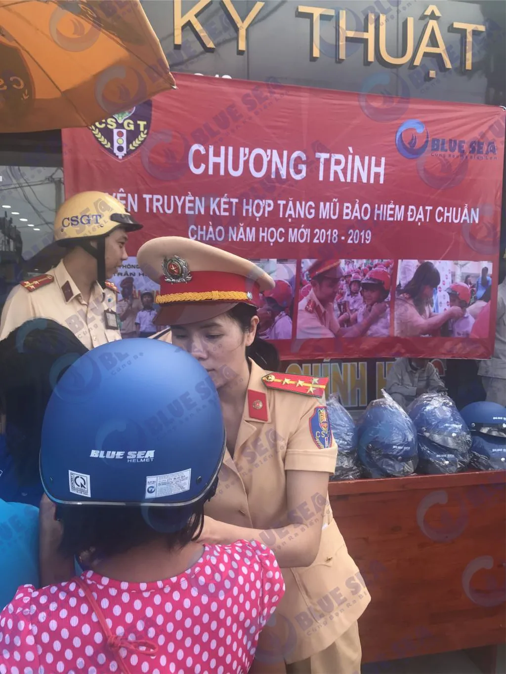 Gia Công Nón Bảo Hiểm Số Lượng Lớn Cho Doanh Nghiệp