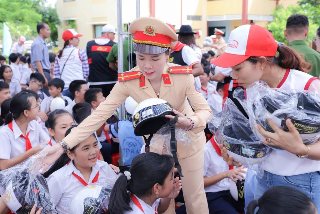 Nón Bảo Hiểm In Logo – Xây Dựng Thương Hiệu Bền Vững