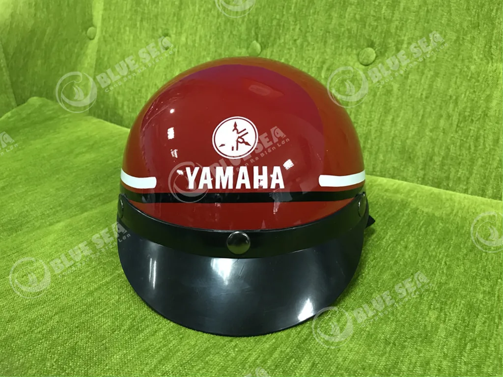 Logo được in ở mặt trước nón bảo hiểm