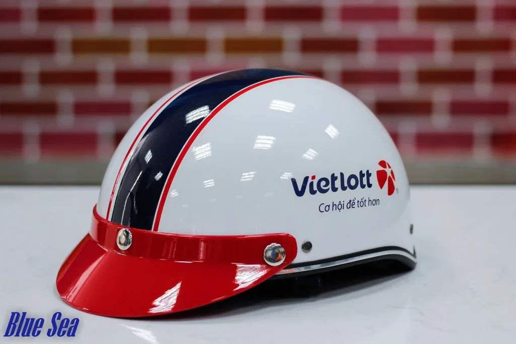 Tại sao quảng bá thương hiệu bằng mũ bảo hiểm hiệu quả hơn tờ rơi?