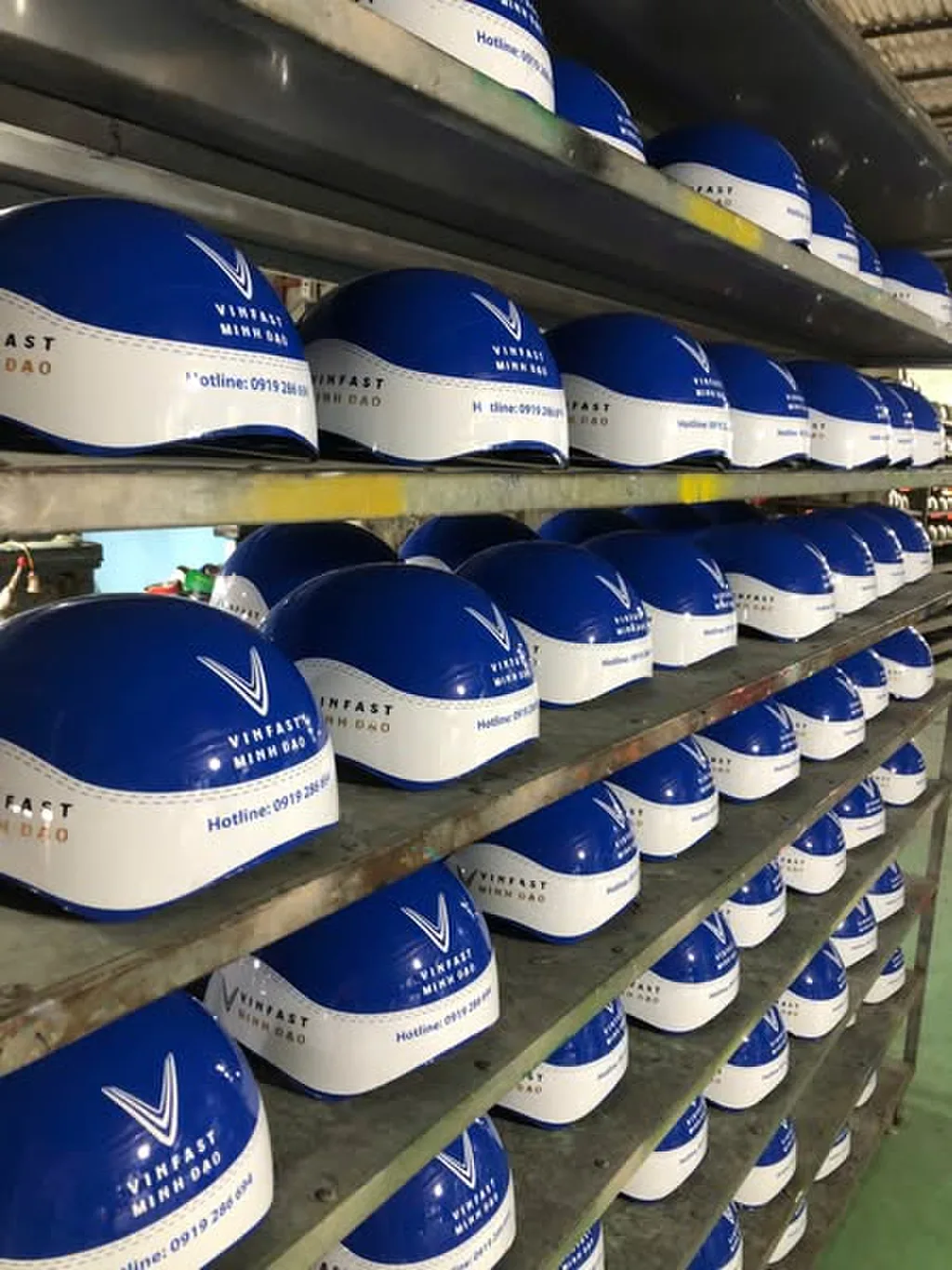 Kinh nghiệm thực tế khi đặt mũ bảo hiểm quà tặng