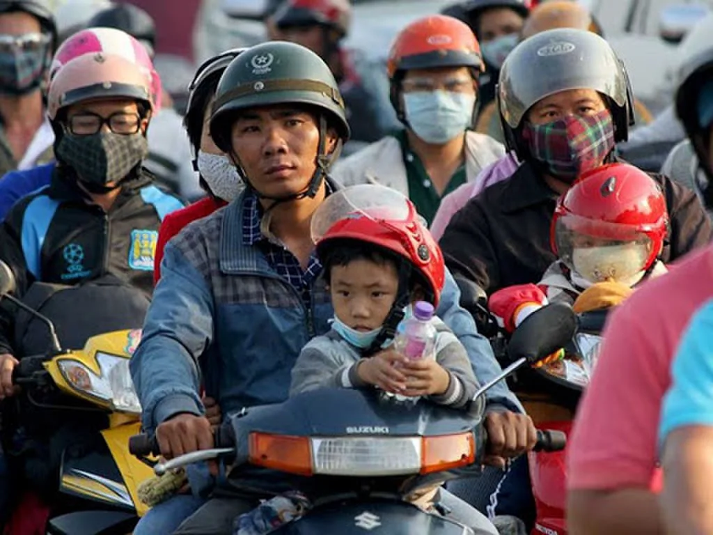 Làm thế nào để trẻ con chấp hành việc đội mũ bảo hiểm?