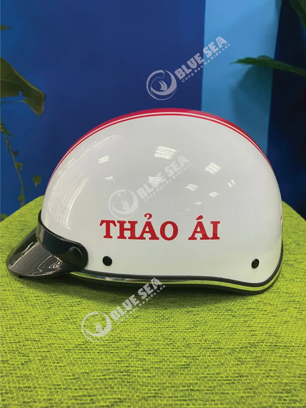 Logo có thể được in trên nón bảo hiểm theo yêu cầu không?