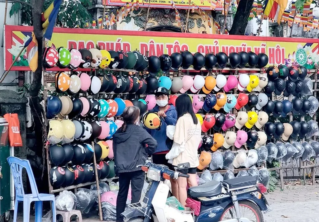 Top cửa hàng bán mũ bảo hiểm uy tín ở Hà Nội