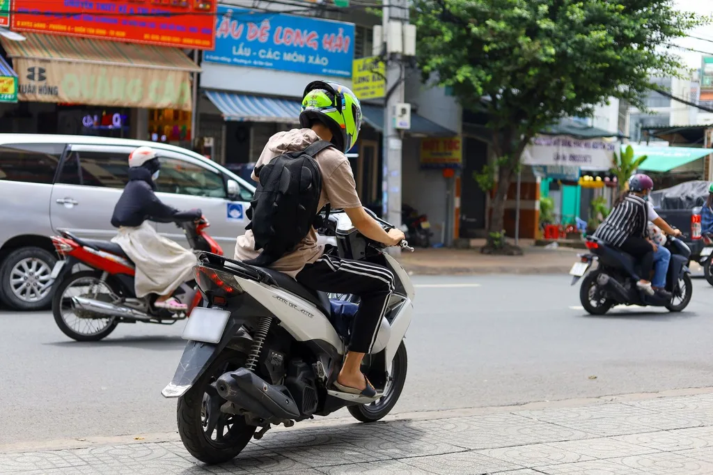 Mũ bảo hiểm có thể làm giảm nguy cơ bị thương tích ở mắt không?