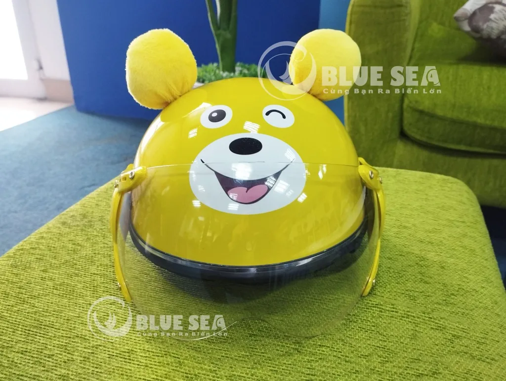 Trẻ em có phải đội mũ bảo hiểm khi đi xe máy không?