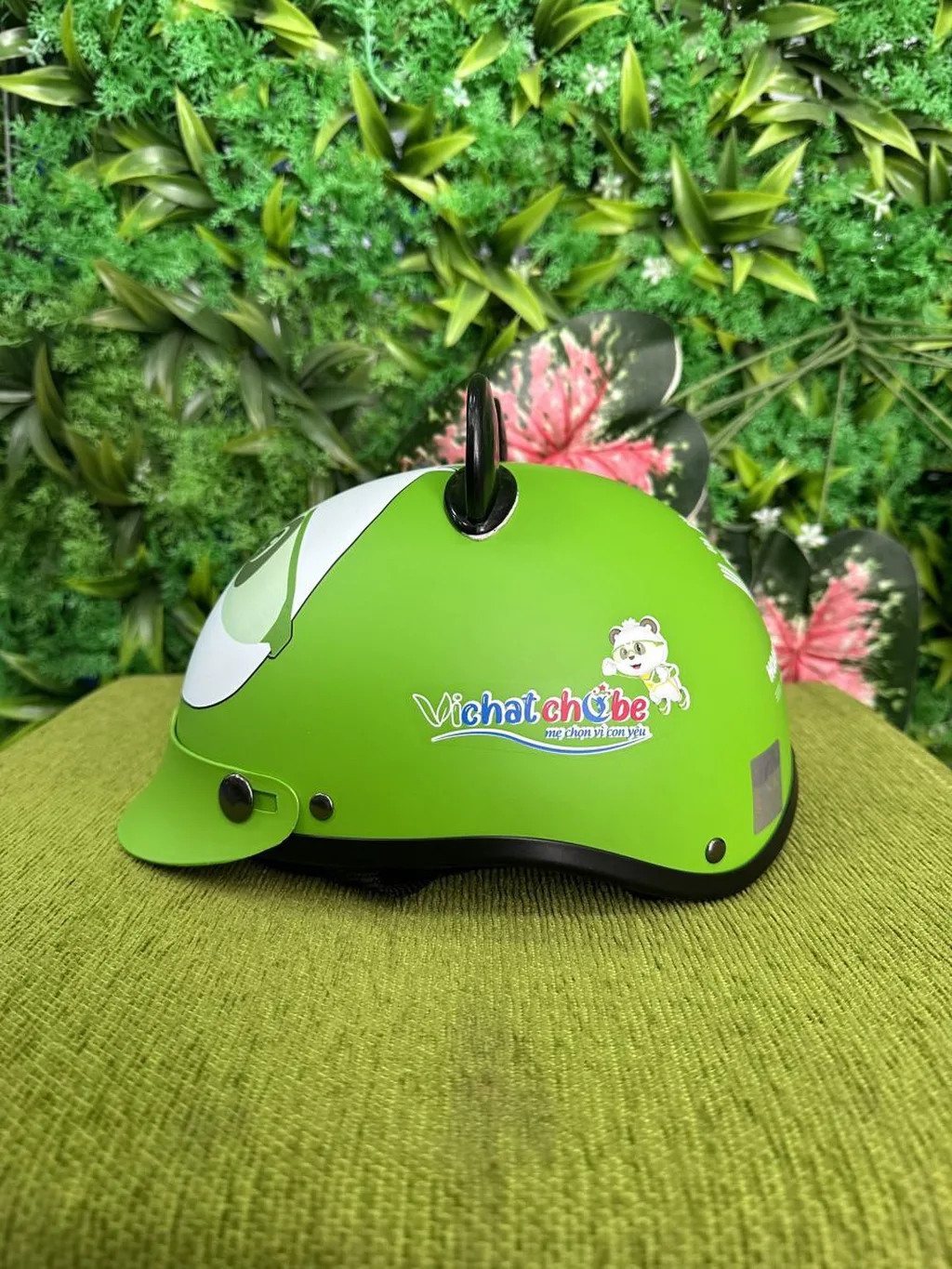 Logo in lên nón bảo hiểm có bền với thời gian không?