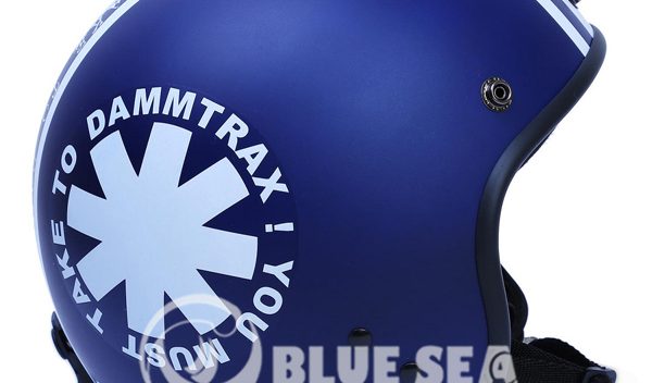Mỗi sản phẩm mũ bảo hiểm Blue Sea đều được bảo chất lượng trước khi được đưa đến tay người tiêu dùng